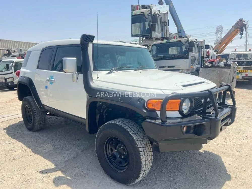Toyota FJ Cruiser 2012 for Sale in Dubai Image-2