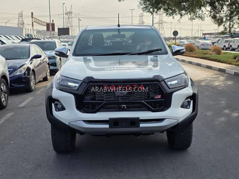 Toyota Hilux 2018 for Sale in Dubai Image-3