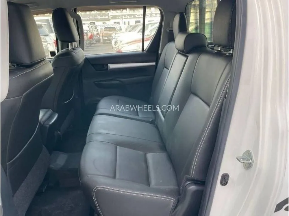 Toyota Hilux 2019 for Sale in Dubai Image-13
