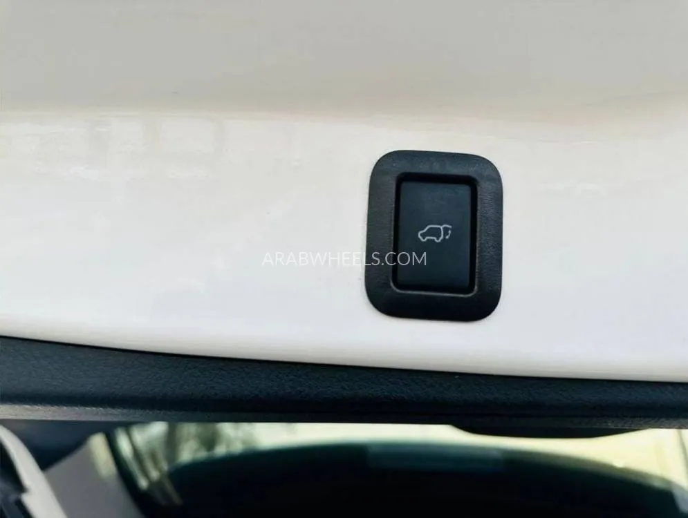 Toyota Kluger 2020 for Sale in Dubai Image-13