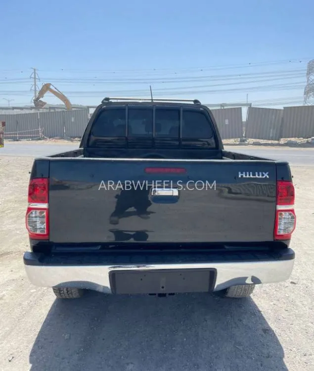 Toyota Hilux 2013 for Sale in Dubai Image-6