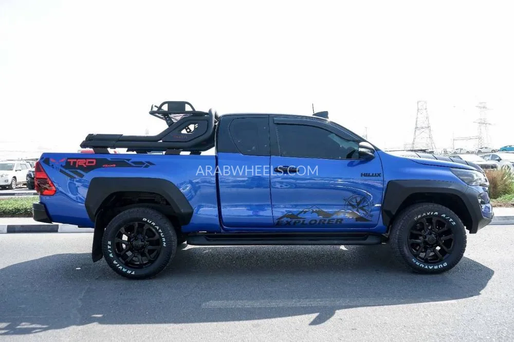 Toyota Hilux 2018 for Sale in Dubai Image-7