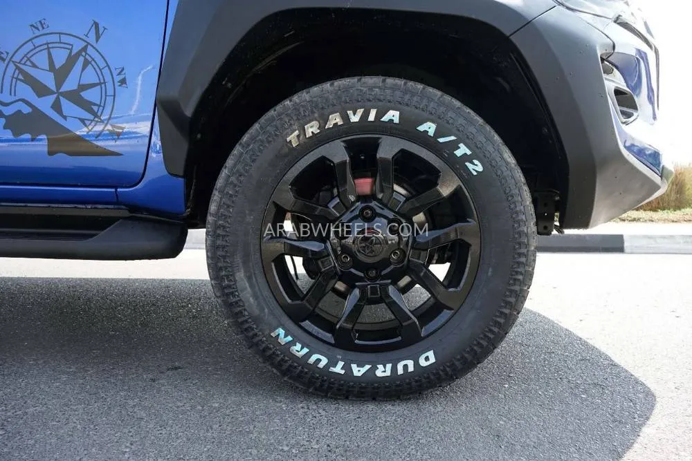 Toyota Hilux 2018 for Sale in Dubai Image-11