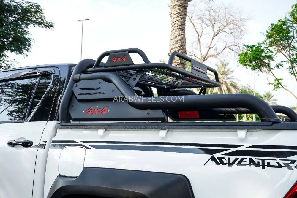 Toyota Hilux 2023 for Sale in Dubai Image-8