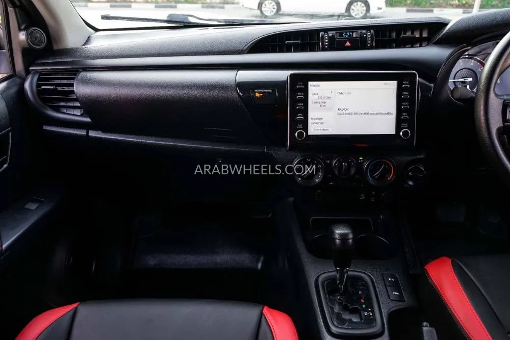 Toyota Hilux 2023 for Sale in Dubai Image-22