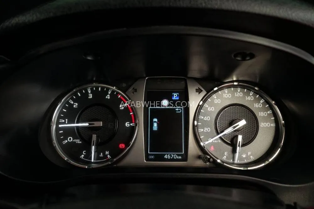 Toyota Hilux 2025 for Sale in Dubai Image-13