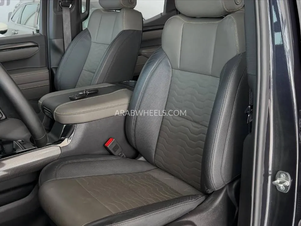 Chevrolet Silverado 2024 for Sale in Abu Dhabi Image-10