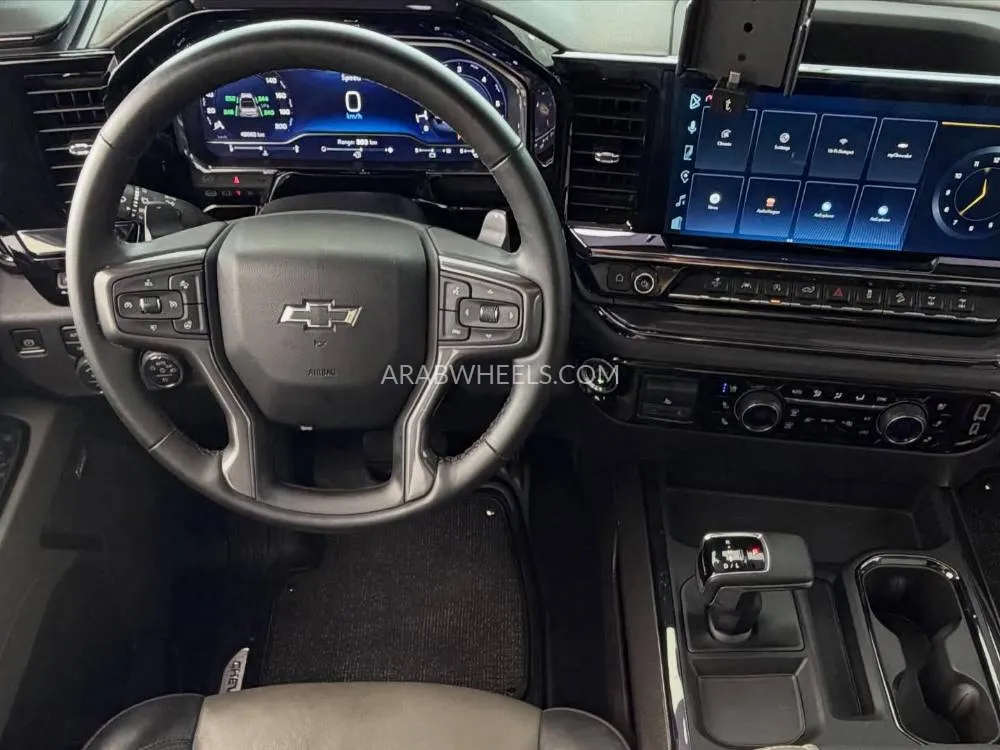 Chevrolet Silverado 2024 for Sale in Abu Dhabi Image-12