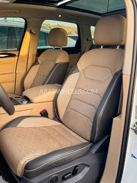 Volkswagen Touareg 2018 for Sale in Abu Dhabi Image-14