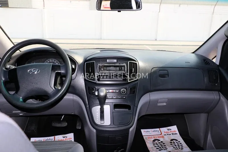 Hyundai H1 2019 for Sale in Abu Dhabi Image-9