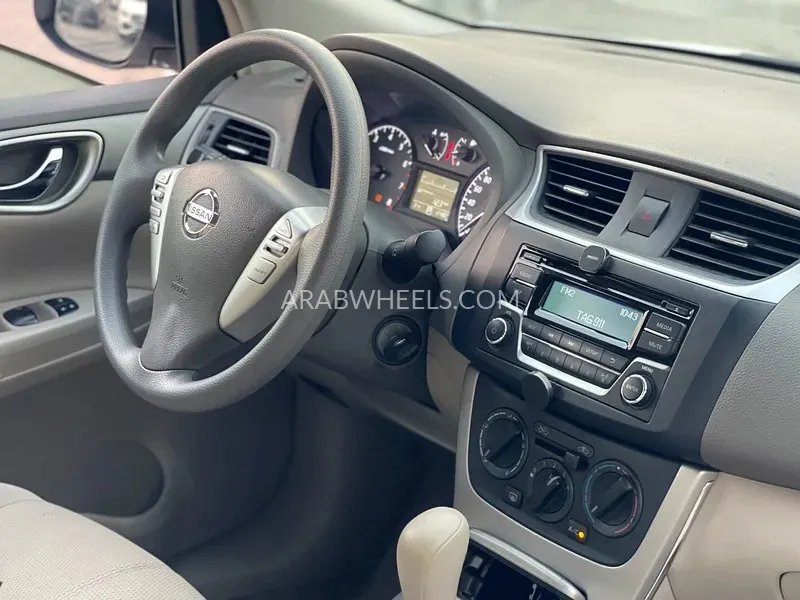 Nissan Sentra 2018 for Sale in Sharjah Image-7