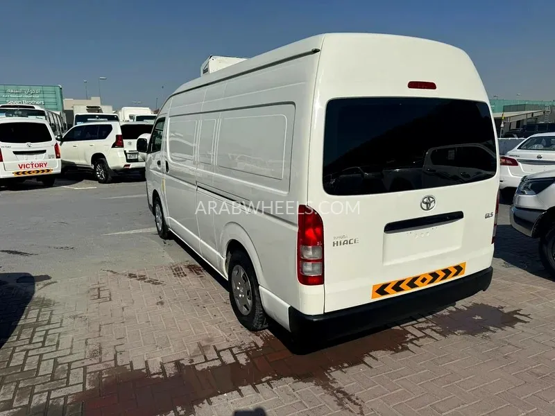 Toyota Hiace 2016 for Sale in Sharjah Image-8