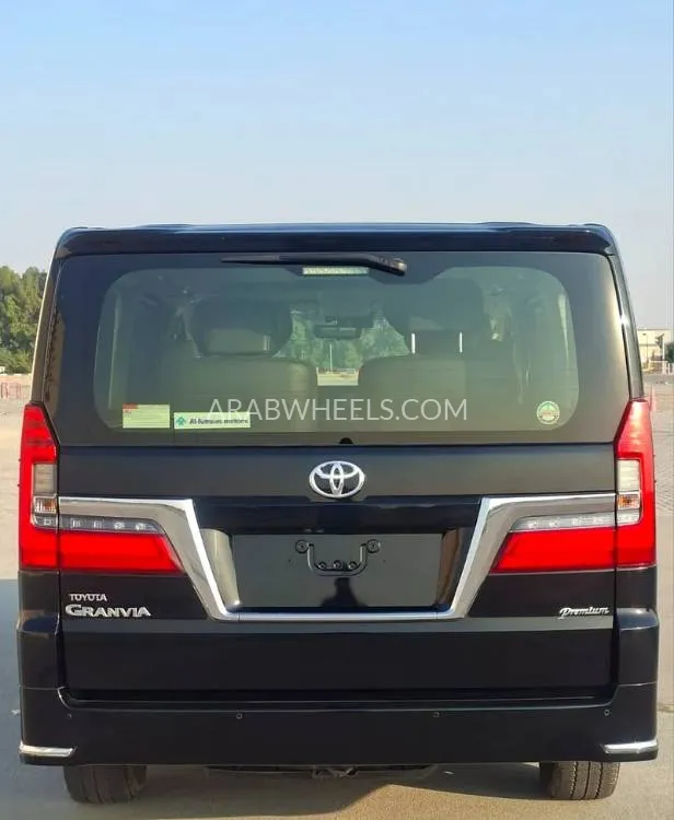 Toyota Granvia 2023 for Sale in Sharjah Image-3
