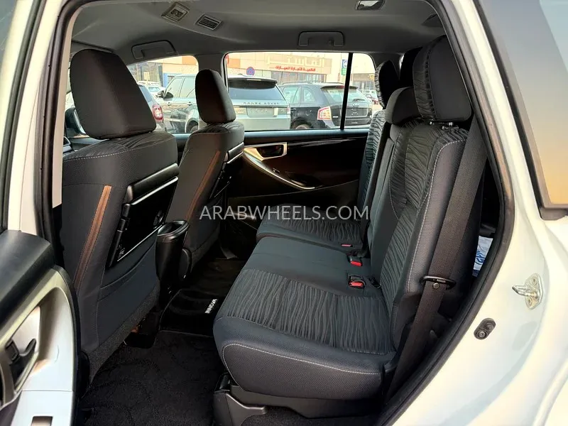Toyota Innova 2020 for Sale in Abu Dhabi Image-7