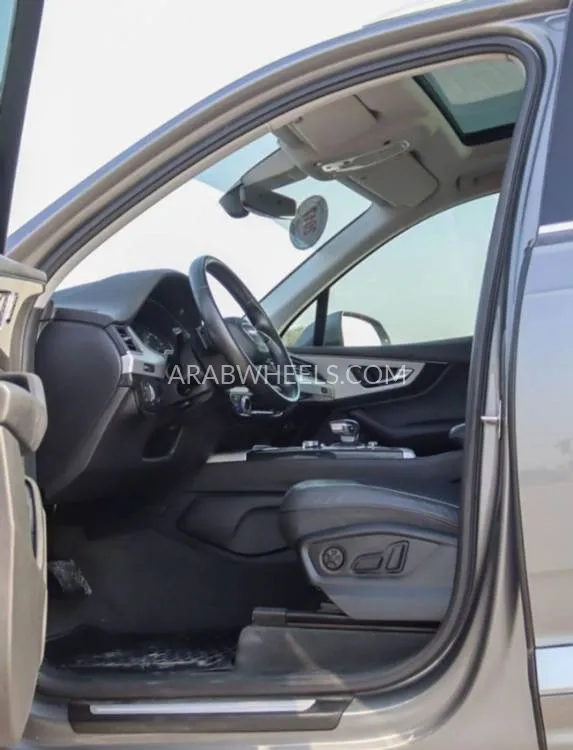 أودي Q7 2017 for Sale in الشارقة Image-9