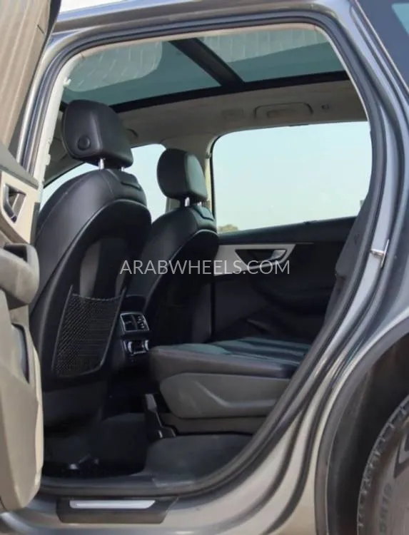 أودي Q7 2017 for Sale in الشارقة Image-12
