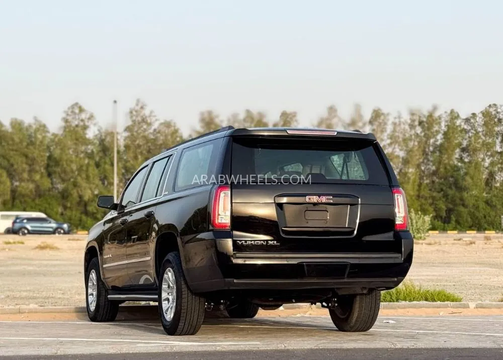 GMC Yukon XL 2020 for Sale in Sharjah Image-4