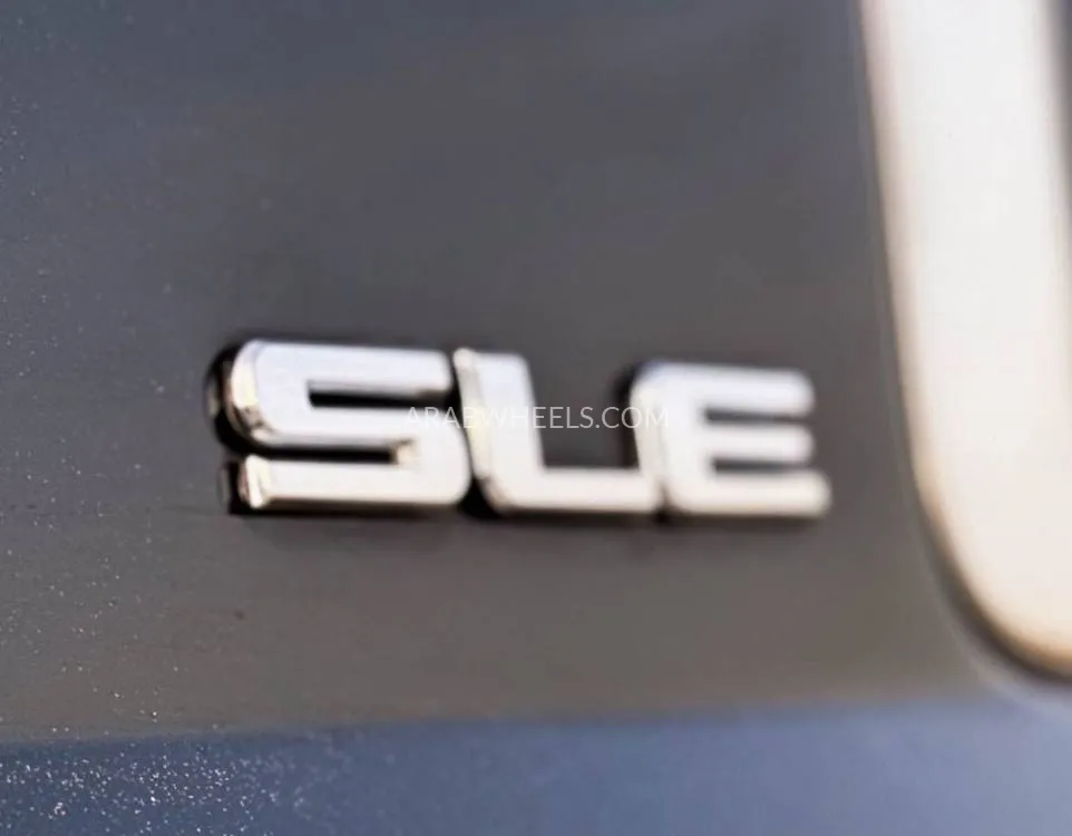 GMC Yukon XL 2020 for Sale in Sharjah Image-8