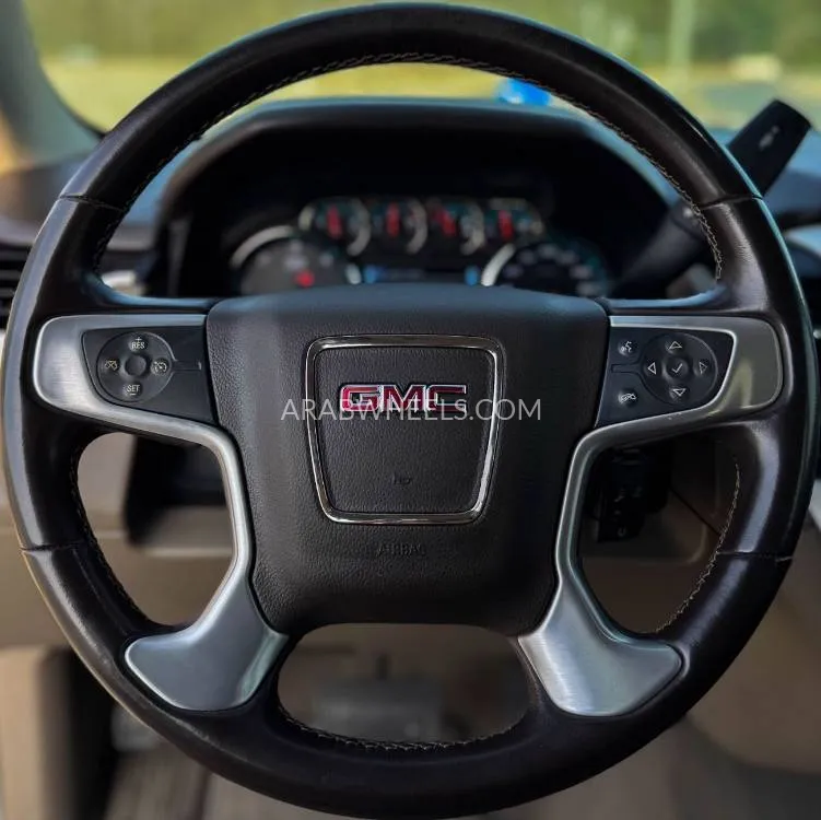 GMC Yukon XL 2020 for Sale in Sharjah Image-14