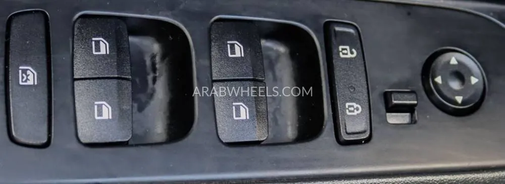 هيونداي إلنترا 2023 for Sale in الشارقة Image-18