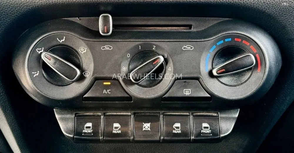 Kia Pegas 2022 for Sale in Sharjah Image-15