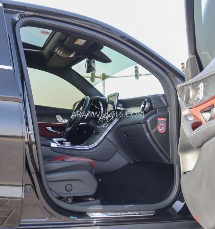 Mercedes Benz GLC Class 2018 for Sale in Sharjah Image-10