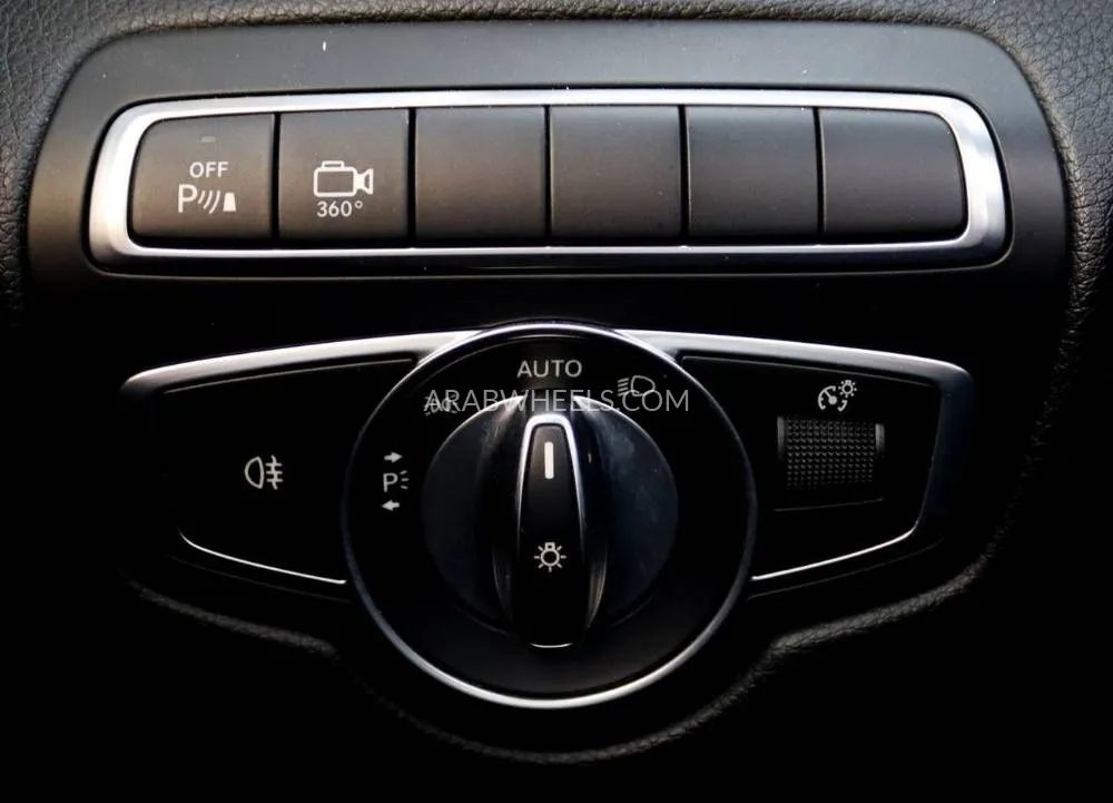 Mercedes Benz GLC Class 2018 for Sale in Sharjah Image-19