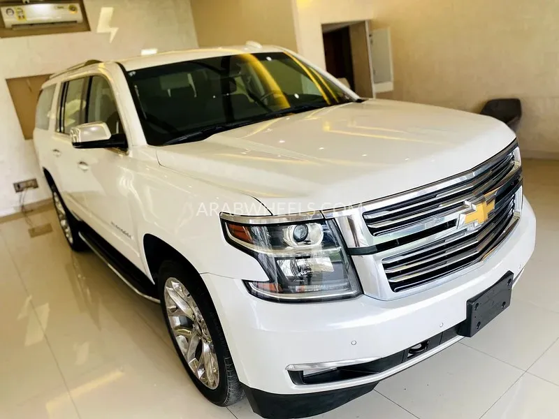 Chevrolet Suburban 2018 for Sale in Sharjah Image-3