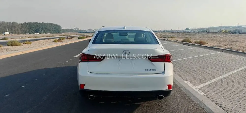 Lexus IS 2015 for Sale in Sharjah Image-2