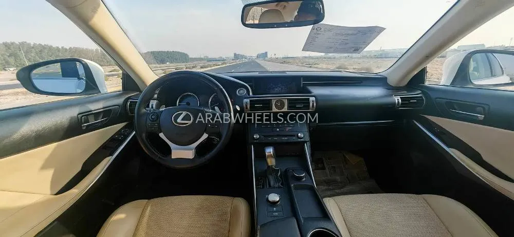 Lexus IS 2015 for Sale in Sharjah Image-15