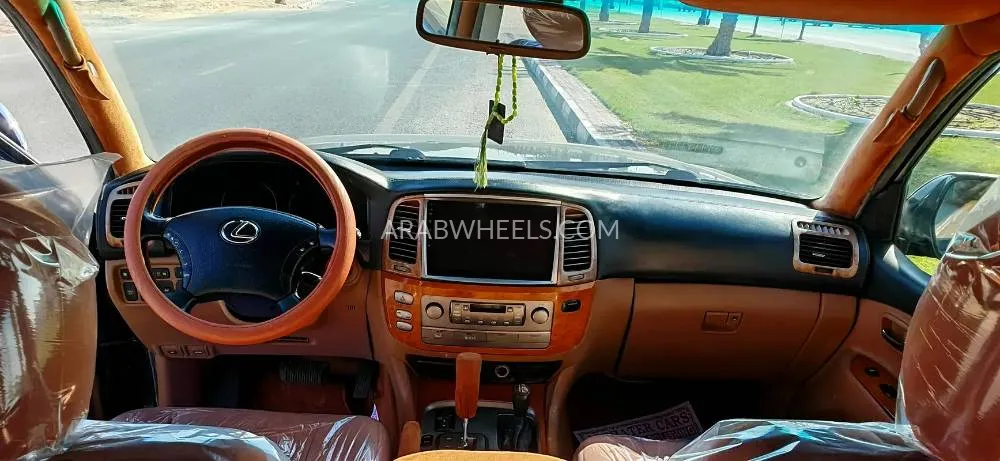 Lexus LX 2004 for Sale in Sharjah Image-12