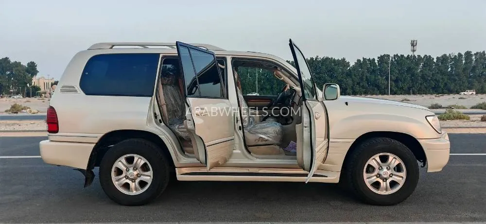Lexus LX 2004 for Sale in Sharjah Image-11