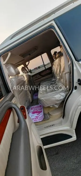 Lexus LX 2004 for Sale in Sharjah Image-14