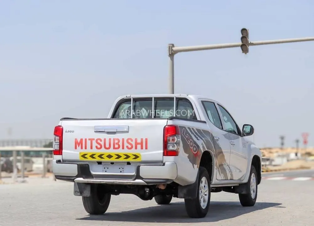 Mitsubishi L200 2020 for Sale in Sharjah Image-6