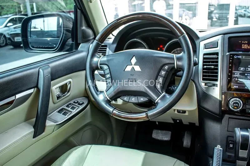Mitsubishi Pajero 2020 for Sale in Sharjah Image-11