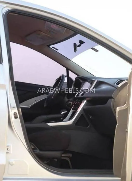 Mitsubishi Xpander 2022 for Sale in Sharjah Image-9