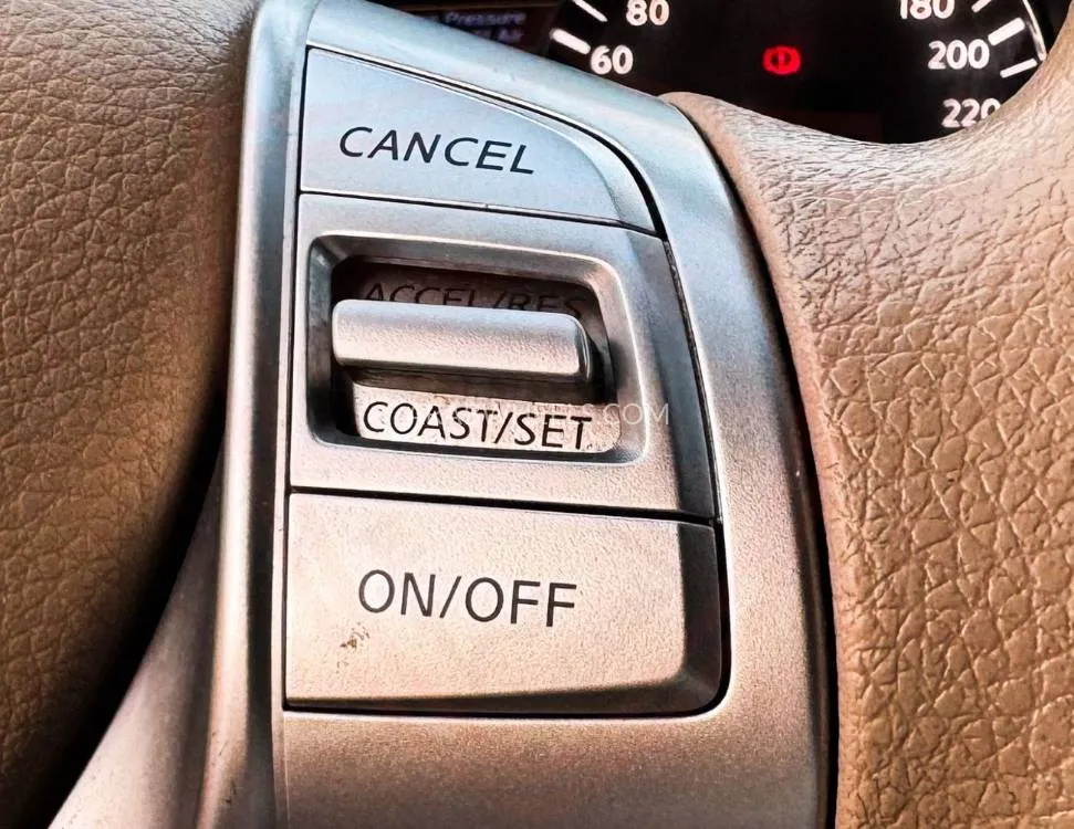 Nissan Altima 2018 for Sale in Sharjah Image-12