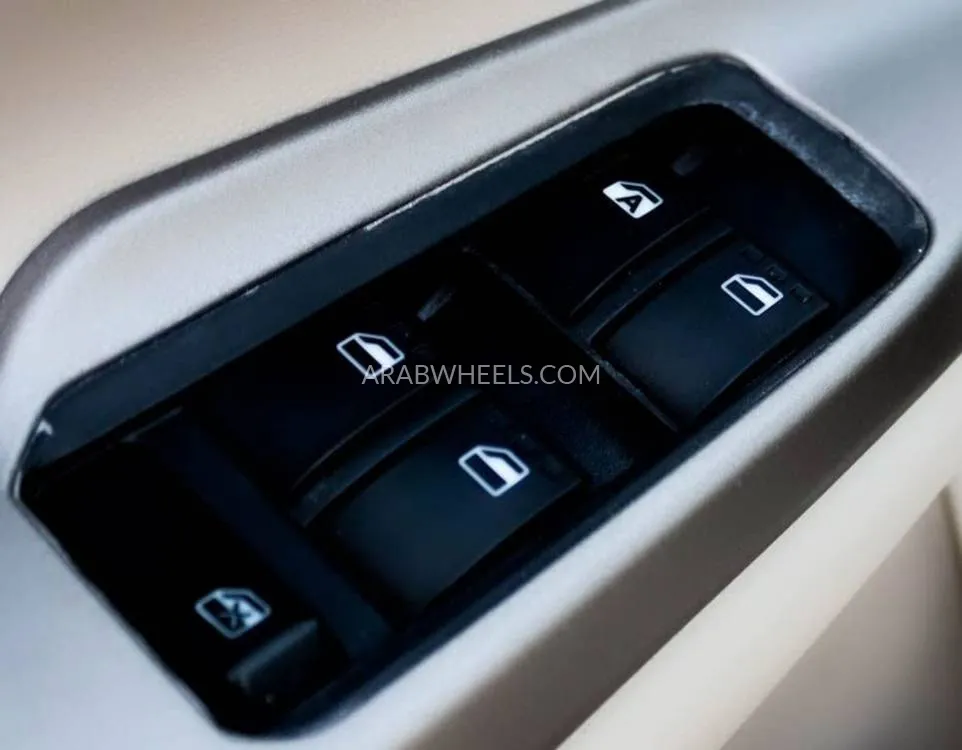 Toyota Avanza 2020 for Sale in Sharjah Image-12