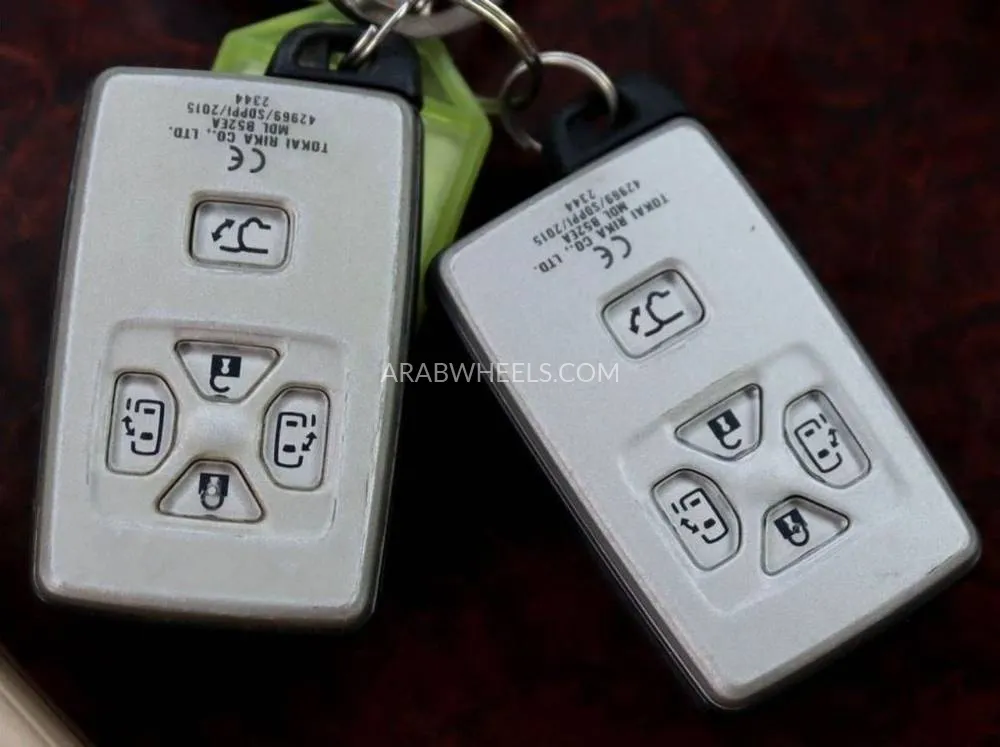 Toyota Previa 2020 for Sale in Sharjah Image-17