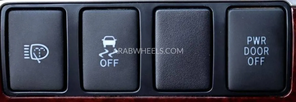 Toyota Previa 2020 for Sale in Sharjah Image-19