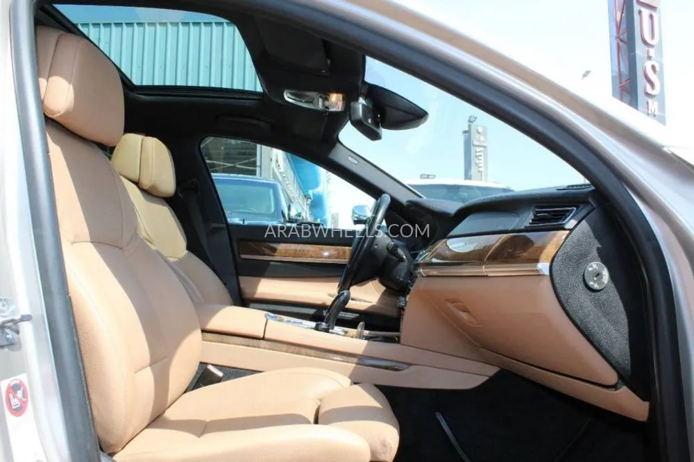 BMW 7 series 2011 for Sale in Dubai Image-7