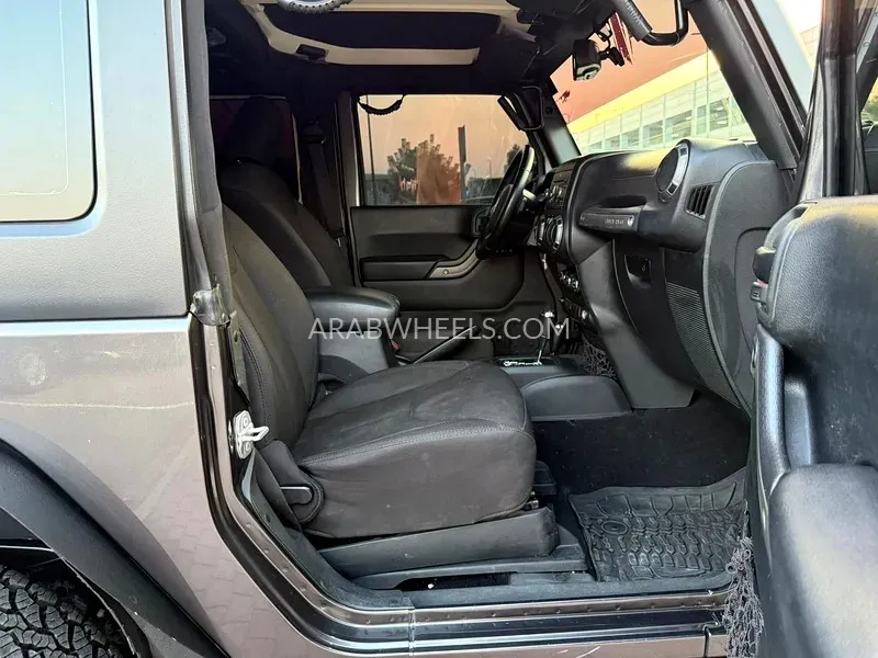 جيب رانجلر 2018 for Sale in الشارقة Image-9