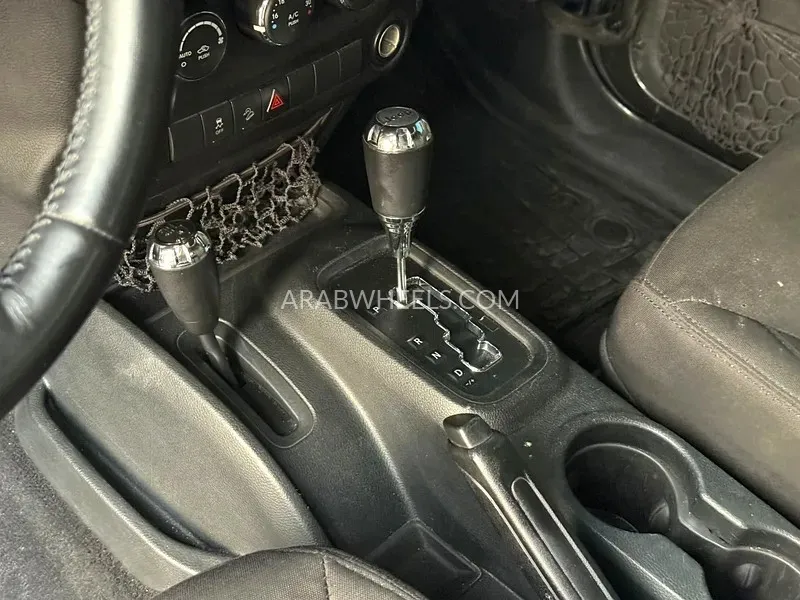 جيب رانجلر 2018 for Sale in الشارقة Image-11