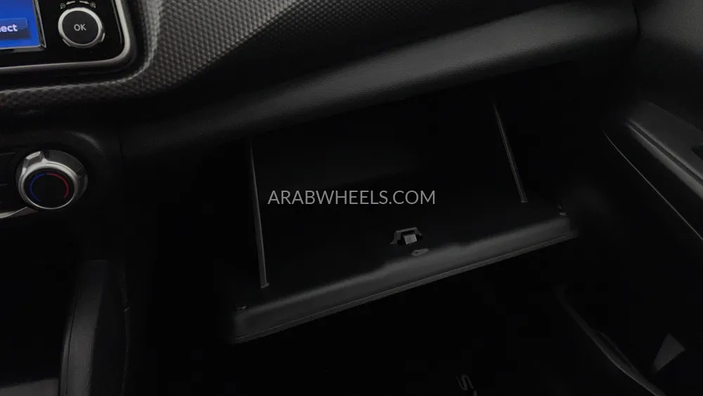 Nissan Kicks 2019 for Sale in Dubai Image-27