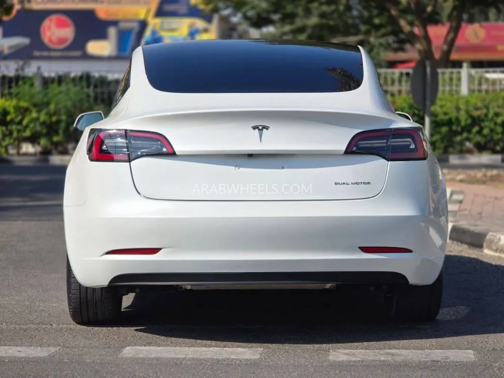 Tesla Model 3 2023 for Sale in Dubai Image-11