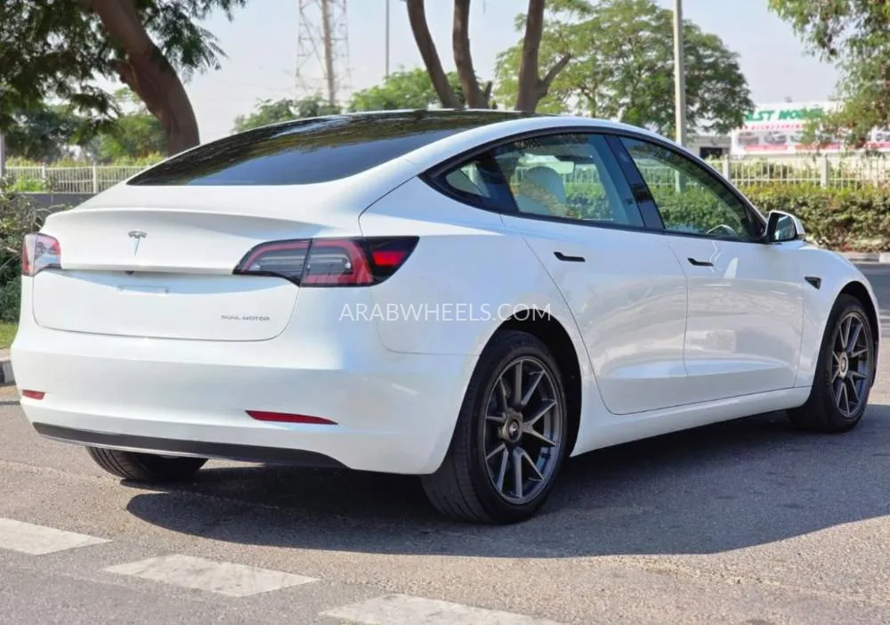 Tesla Model 3 2023 for Sale in Dubai Image-12