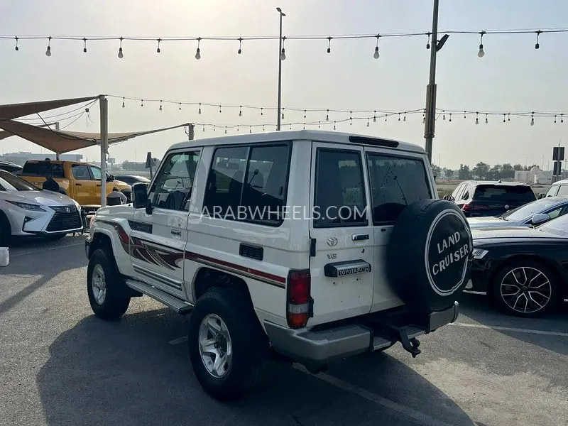 تويوتا لاند كروزر 2016 for Sale in الفجيرة Image-4