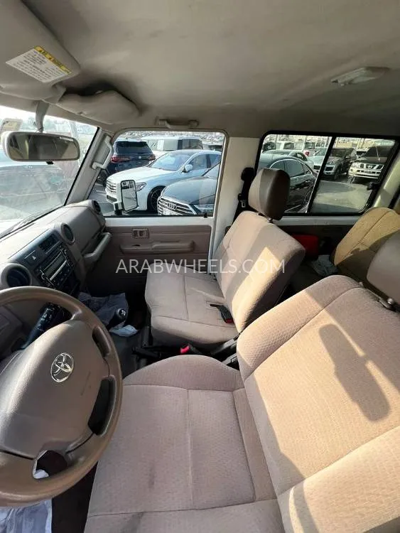 تويوتا لاند كروزر 2016 for Sale in الفجيرة Image-6