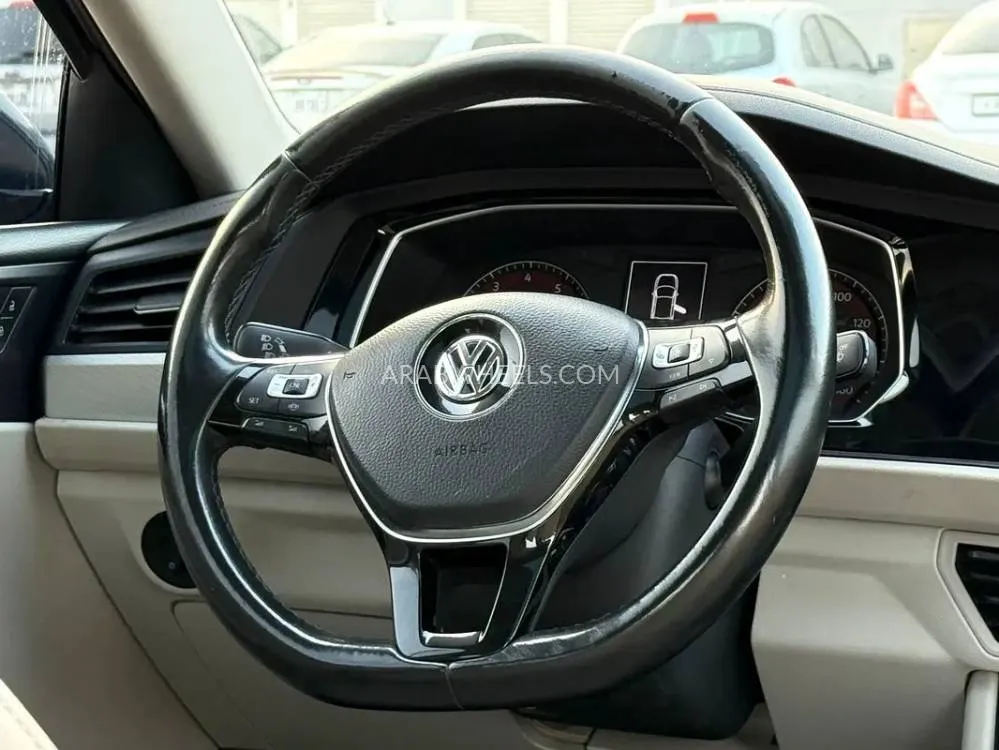 Volkswagen Jetta 2019 for Sale in Sharjah Image-13