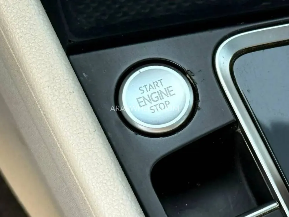 Volkswagen Jetta 2019 for Sale in Sharjah Image-14